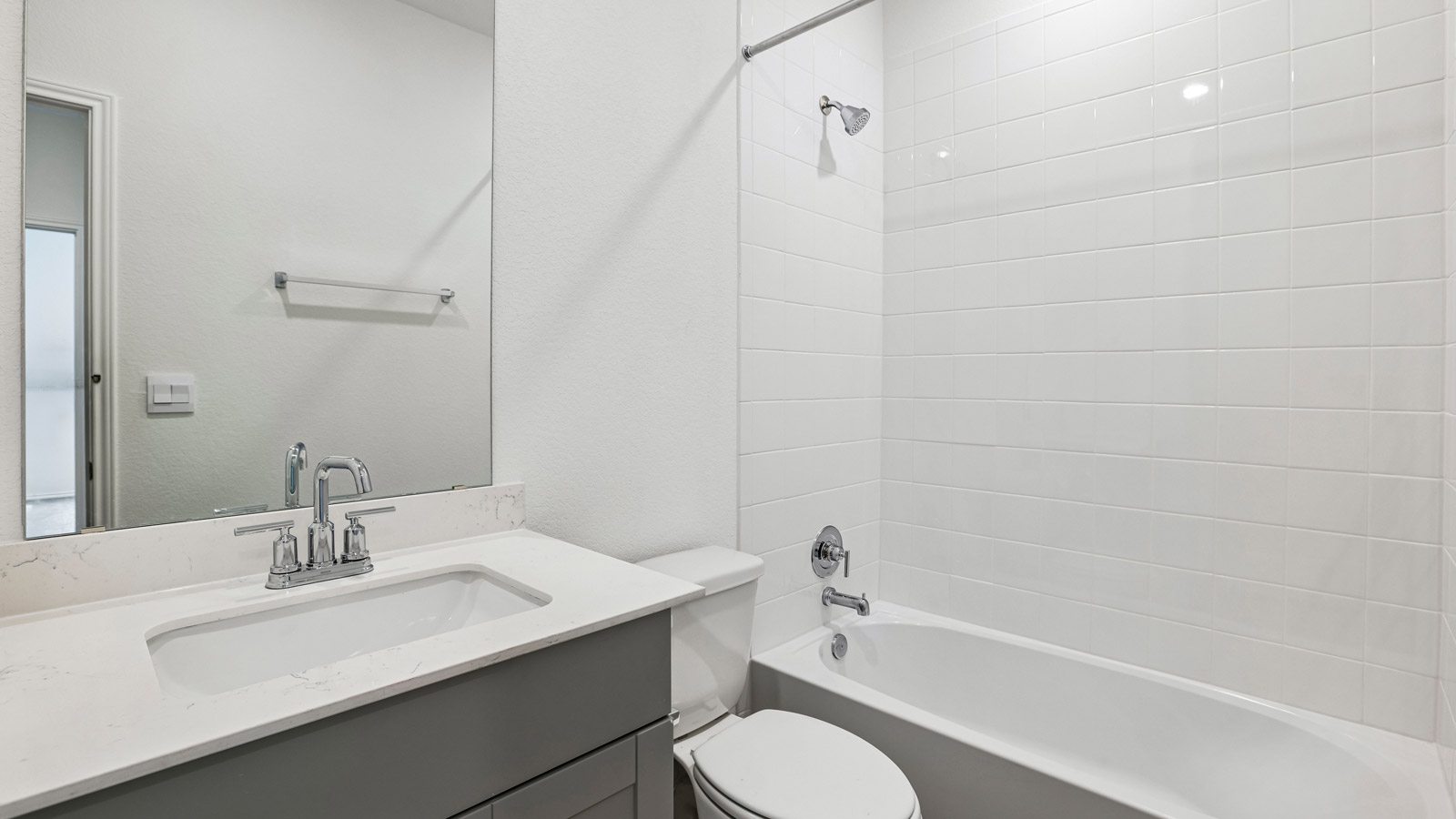 Secondary bathroom.