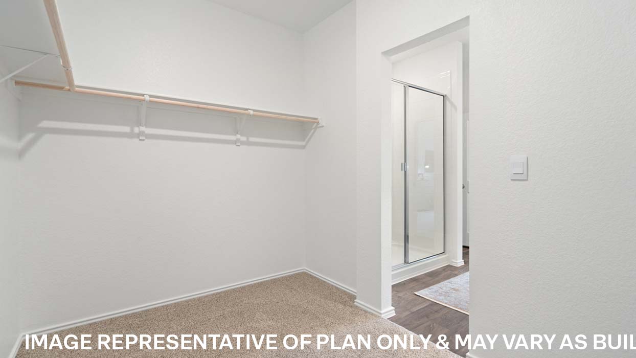 Hanna Walk-in Closet