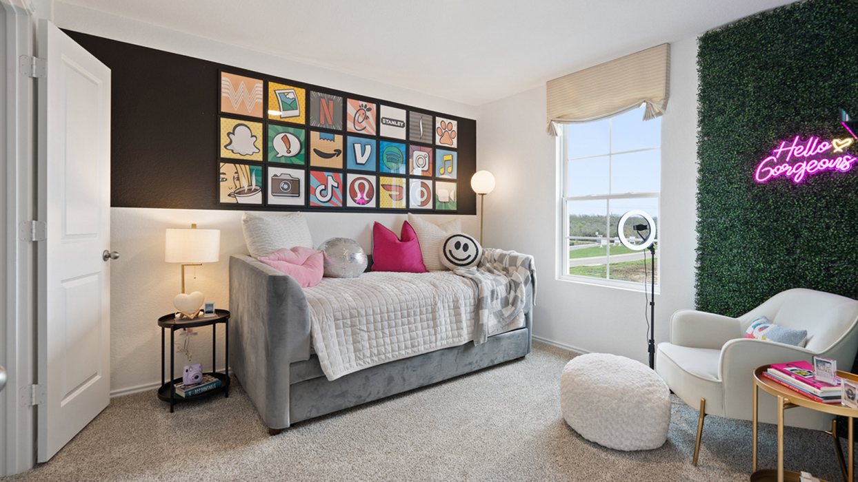 bedroom 3 - girls room