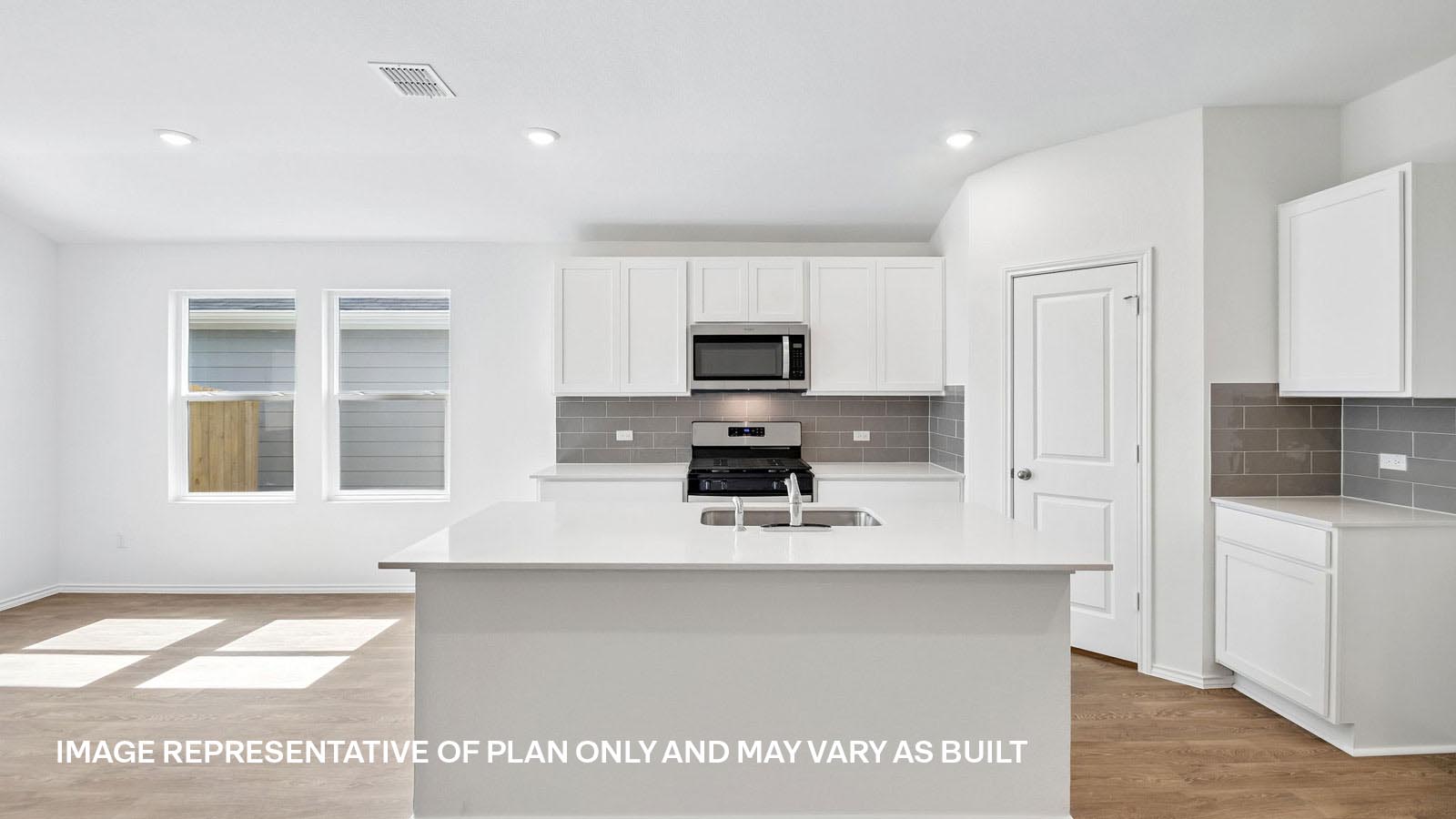 Baxtor Modern Kitchen with Island