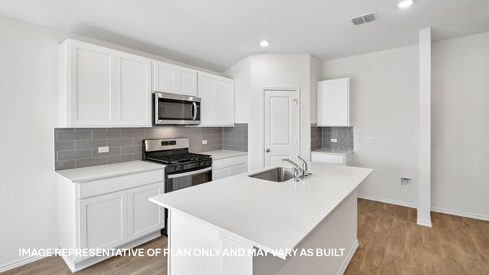 Baxtor Modern Kitchen with Island