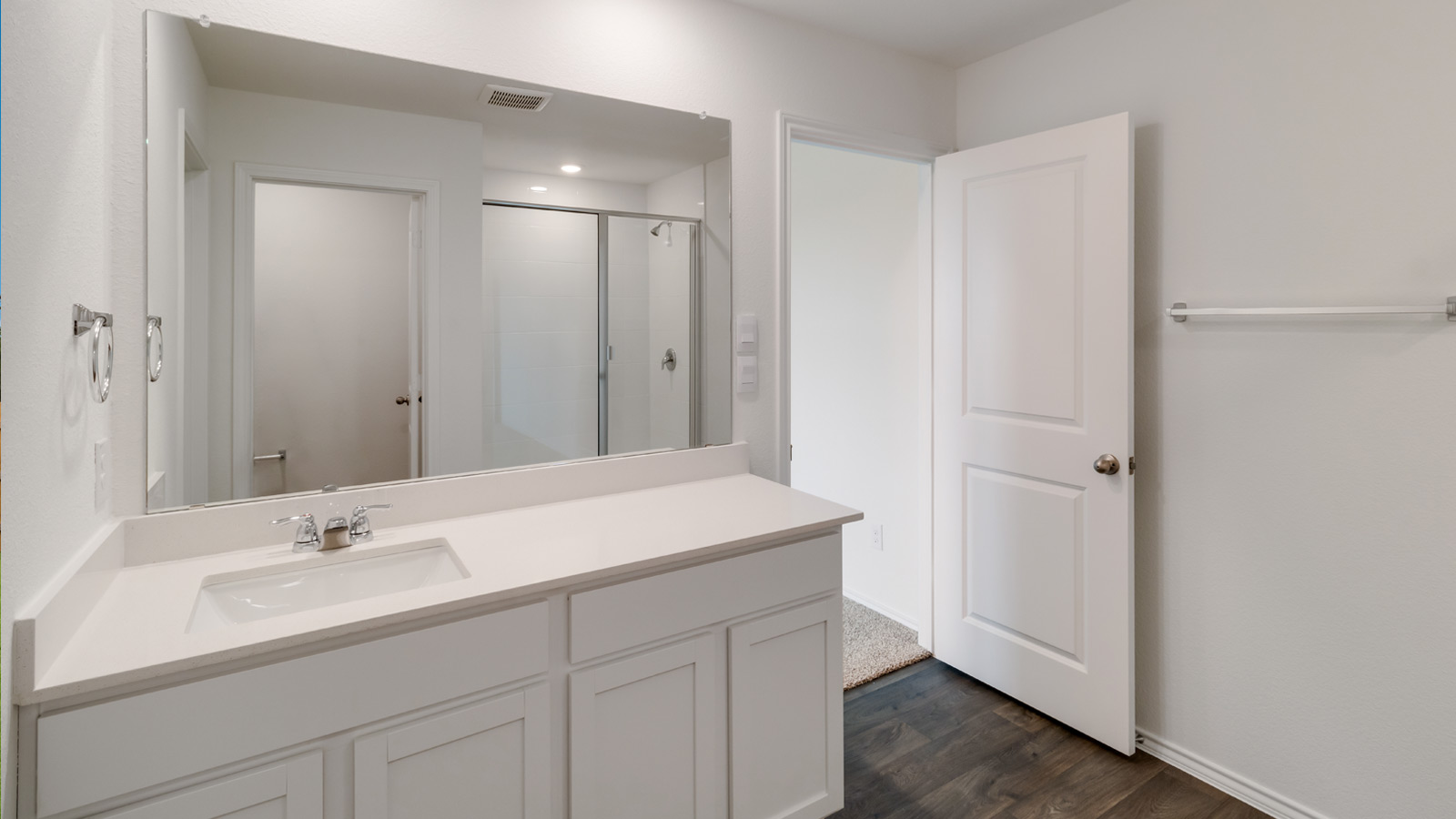 Bathroom 1 with adjoined bathoom.