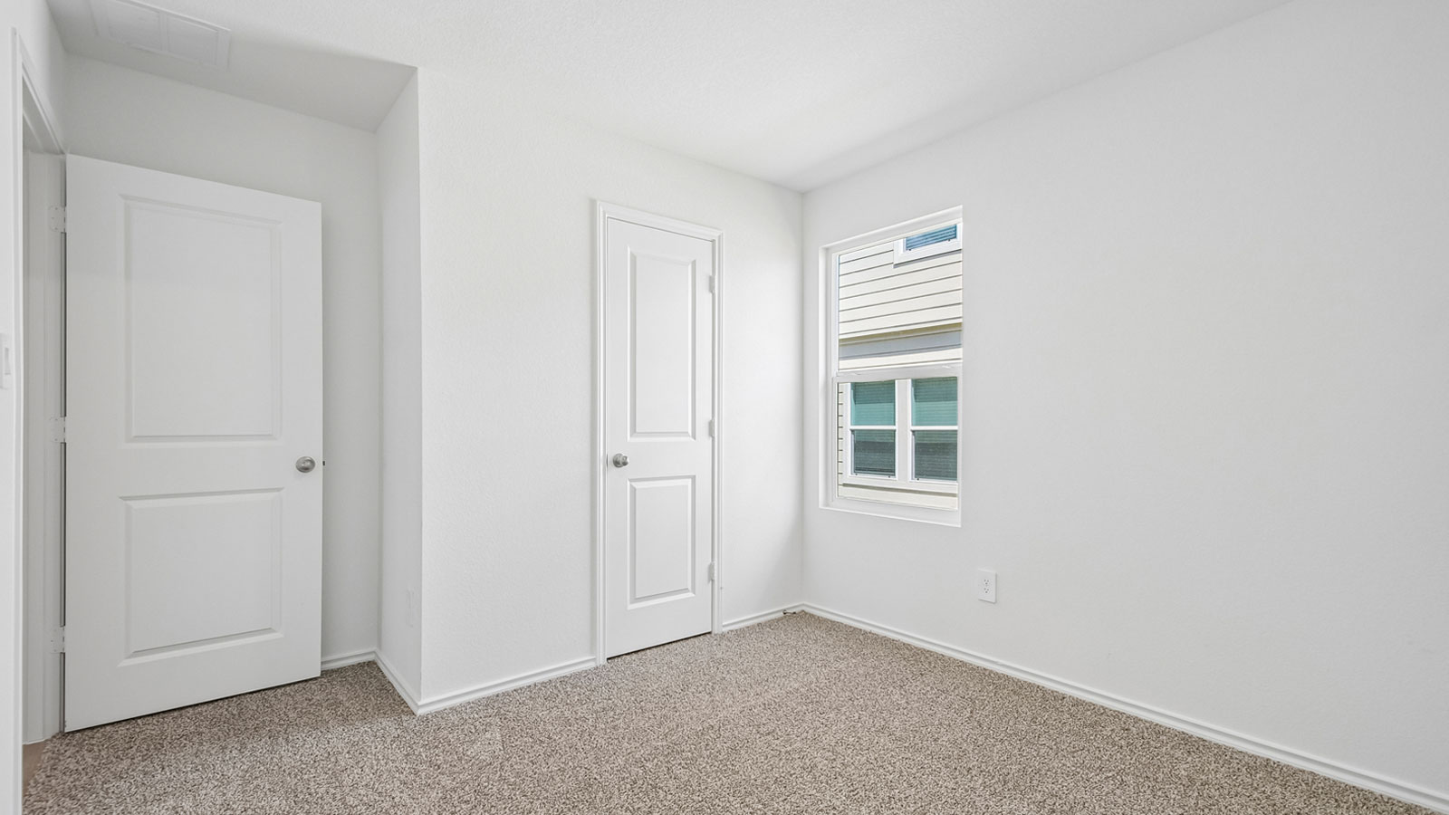 Gaven Bedroom 4 with Carpet