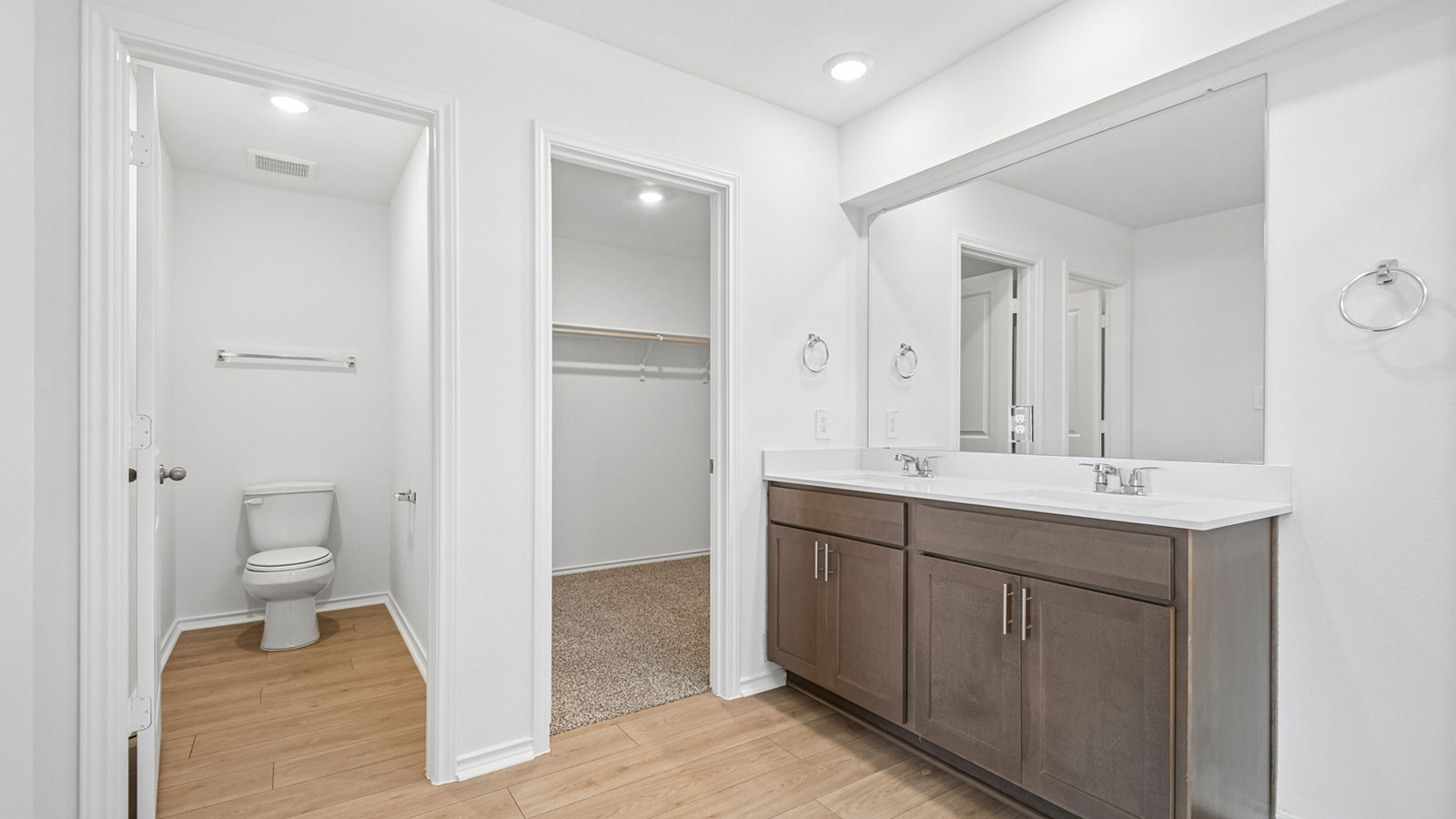 Gaven En Suite Bathroom