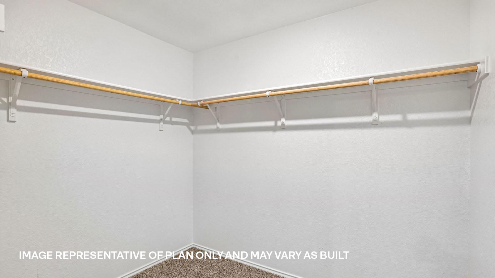 Gaven Walk-in Closet