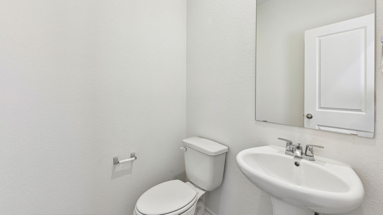 Lyndon Powder Bathroom