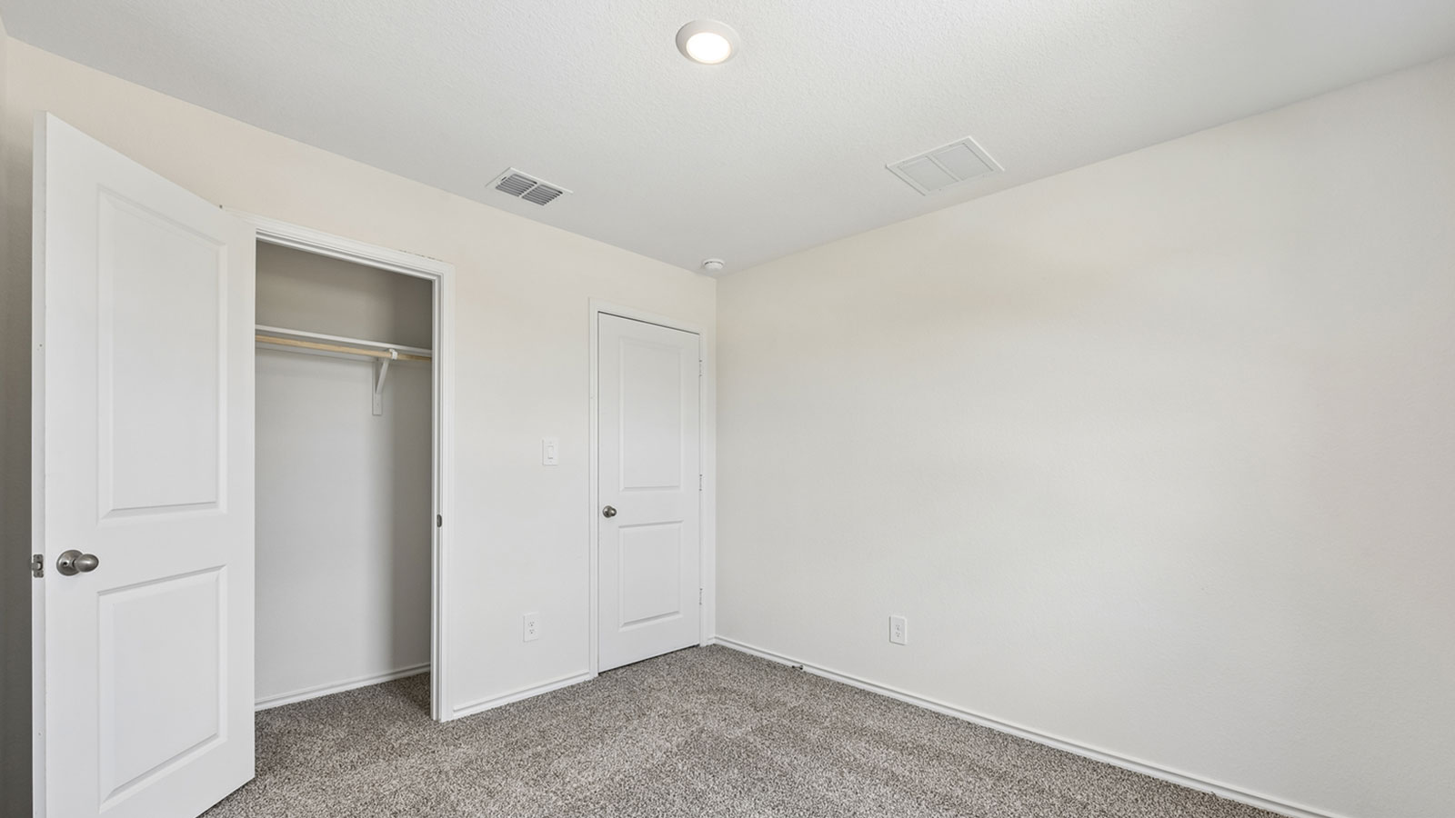 Lyndon Bedroom 4 with Carpet