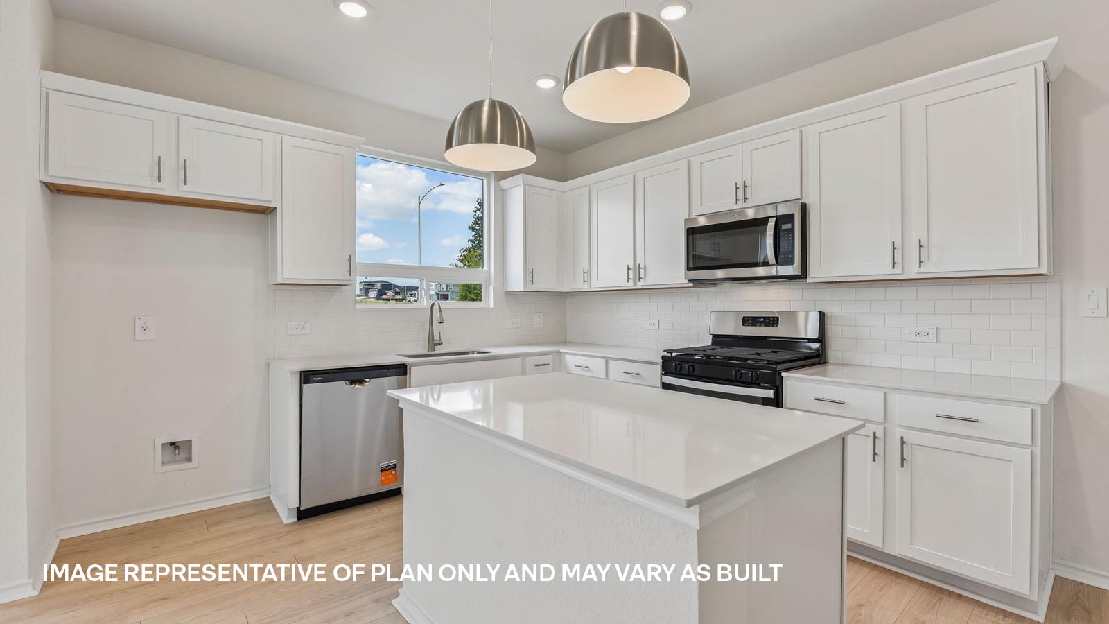 Travis Beautiful Kitchen with Island