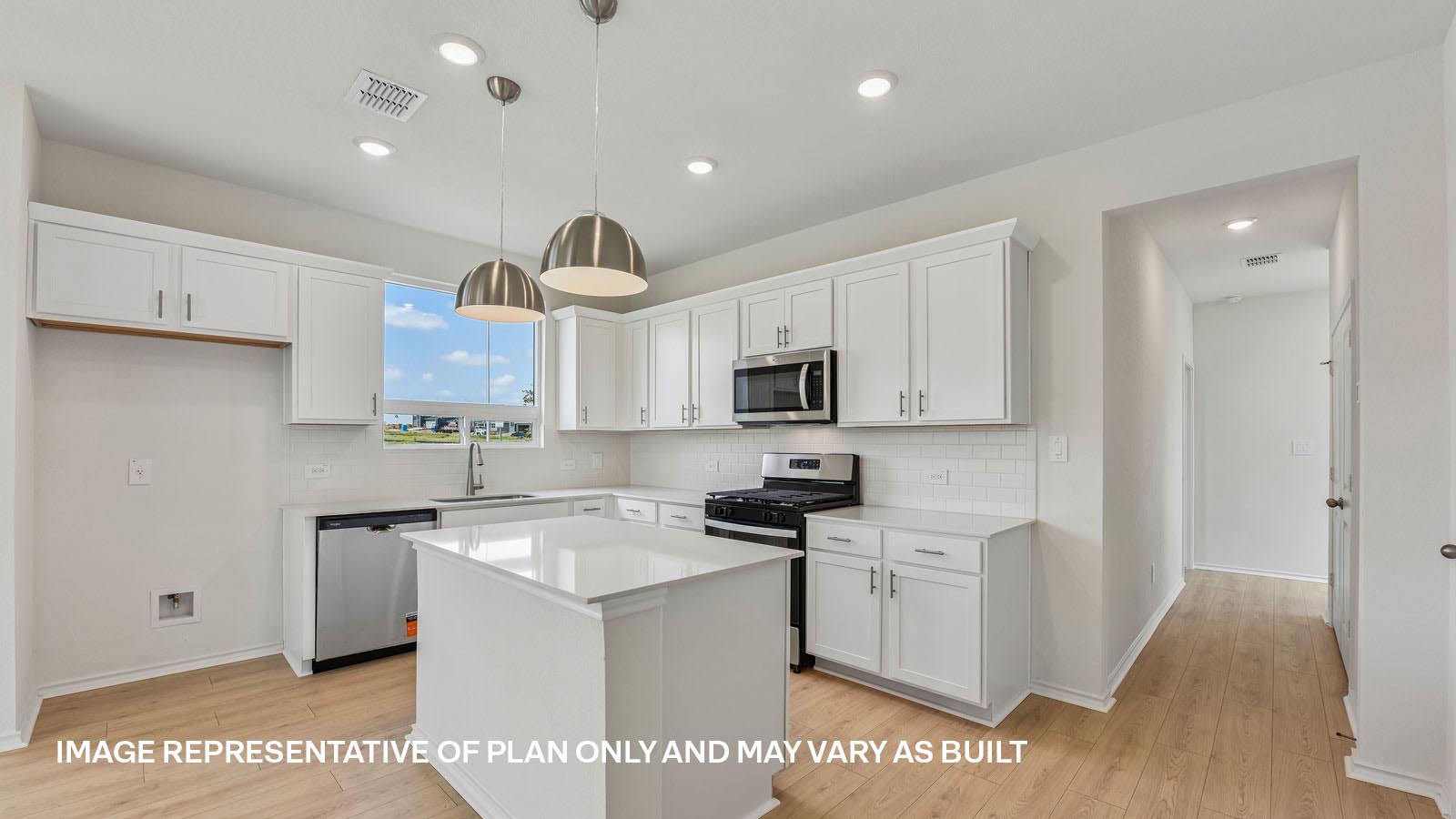 Travis Beautiful Kitchen with Island