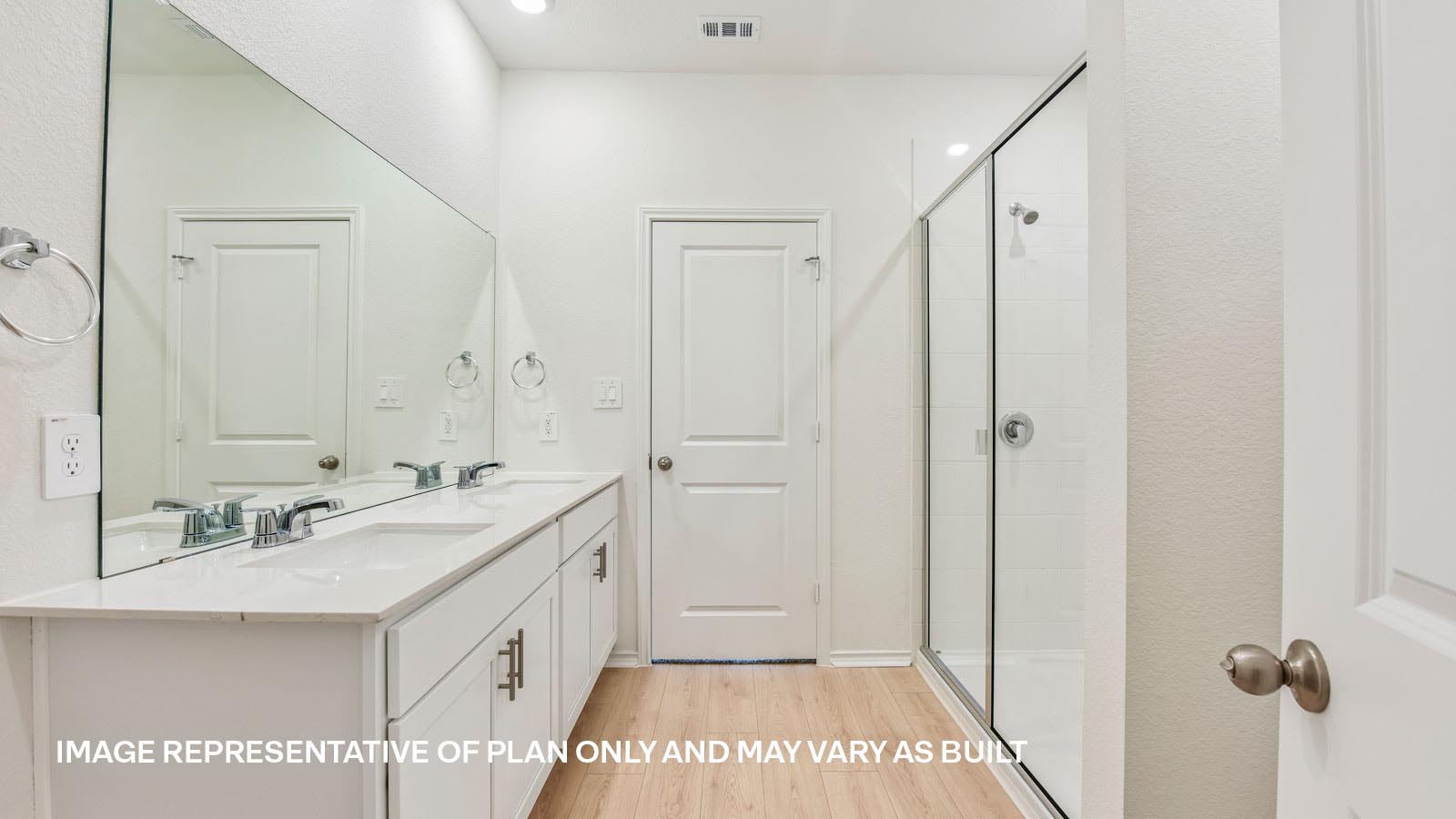 Travis En Suite Bathroom with Double Vanity