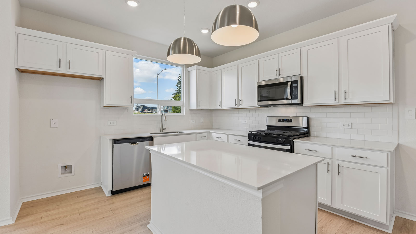 Travis Beautiful Kitchen with Island