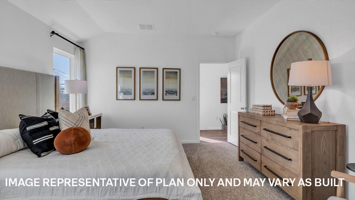 Private main bedroom