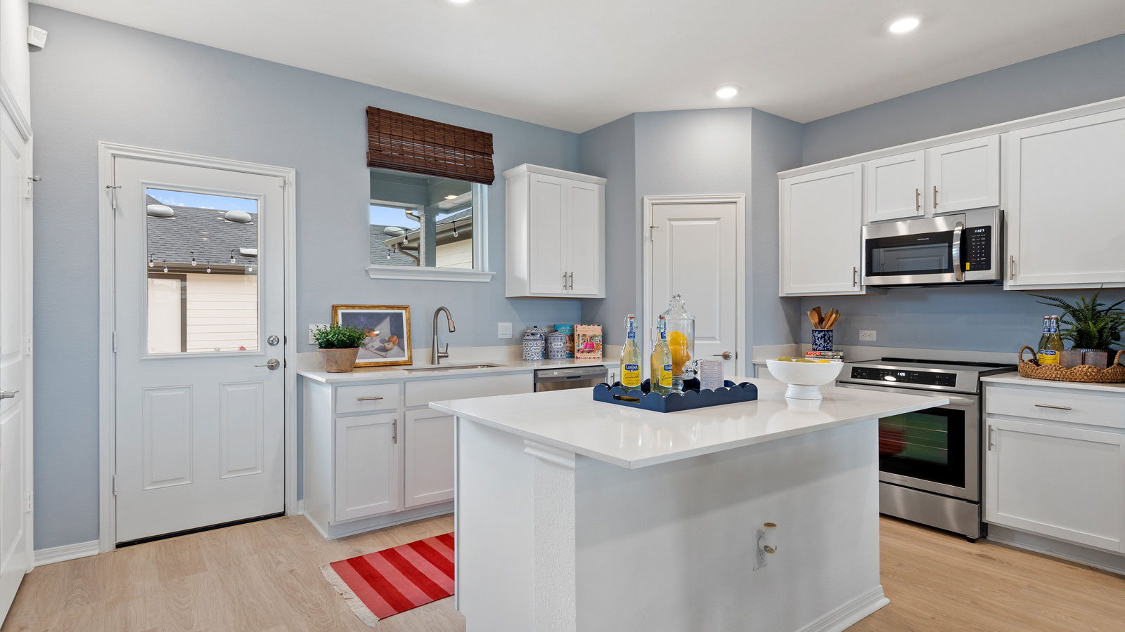 Open kitchen with island.