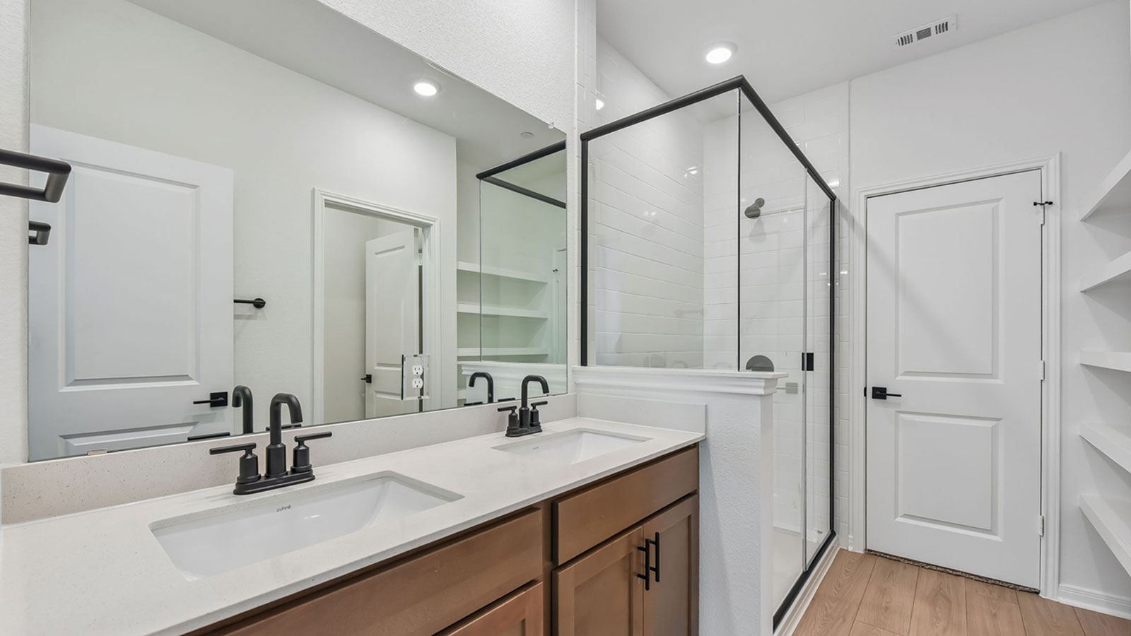 Crosshaven En Suite Bathroom with Double Vanity