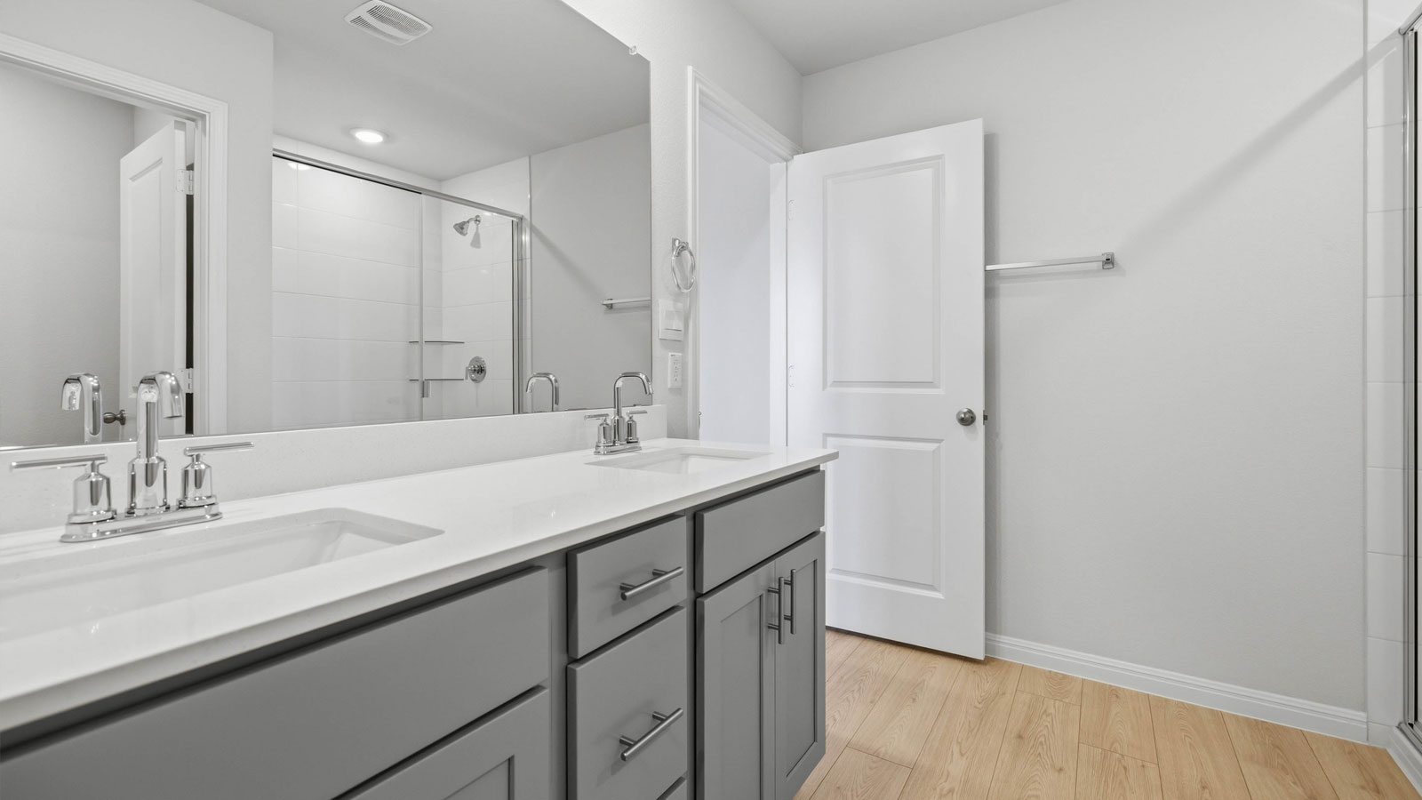 Elgin En Suite Bathroom with Double Vanity