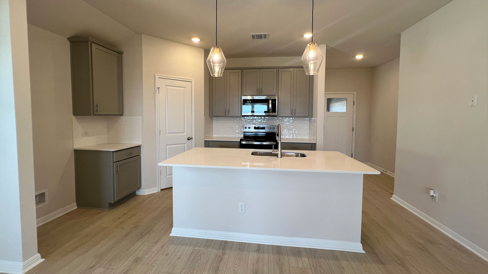 Open kitchen with island.