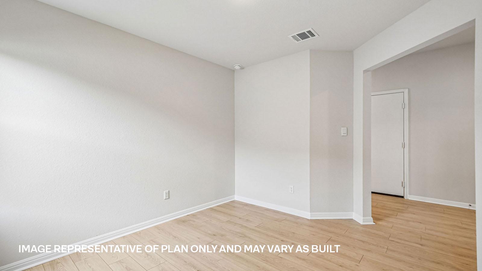 Lakeway Spacious Study