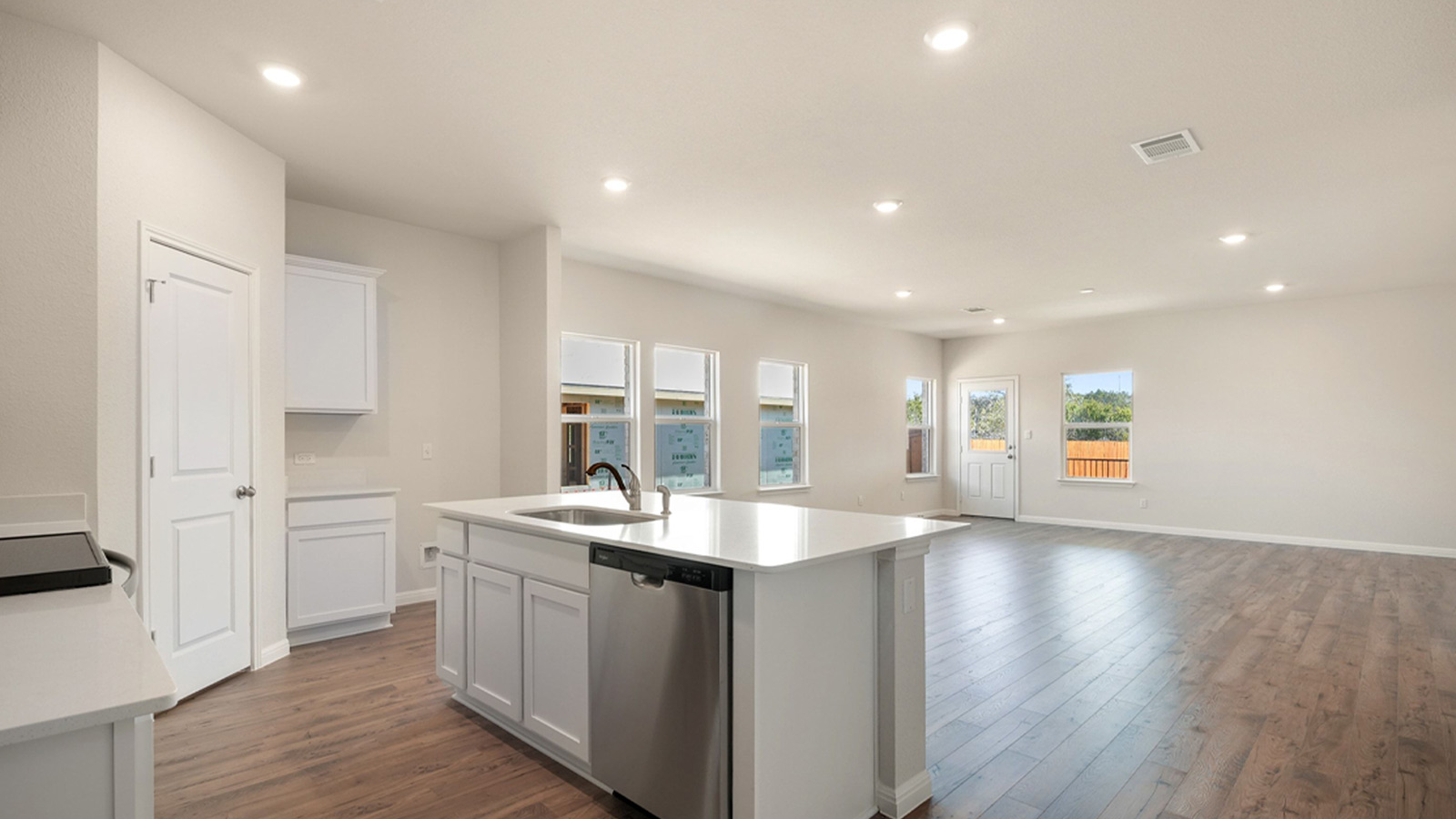 Open kitchen