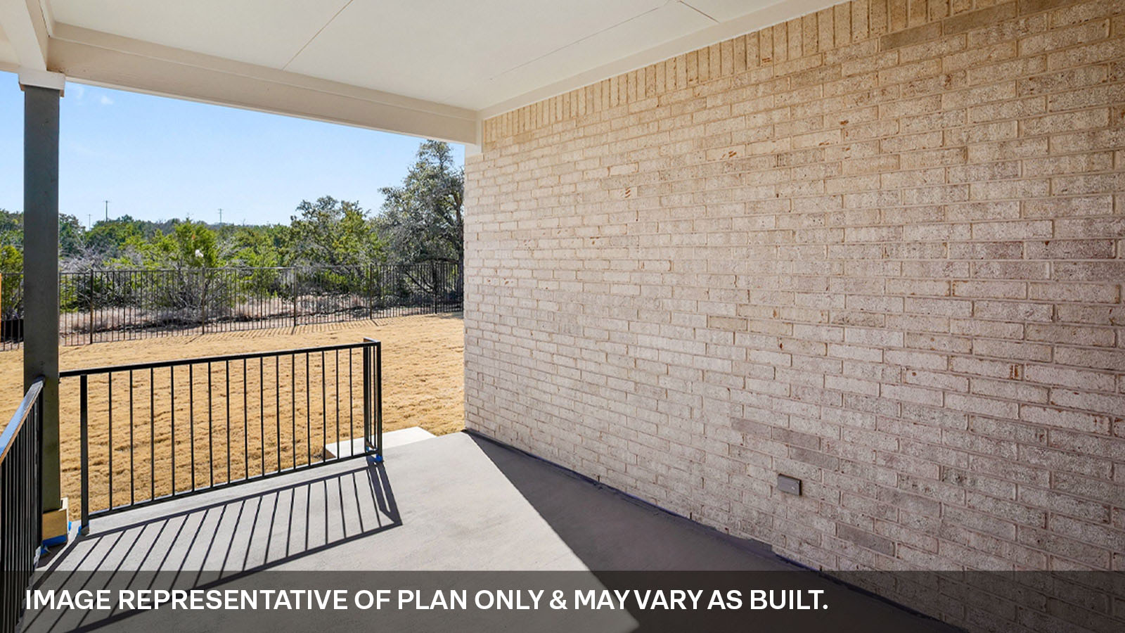 Thunder Rock Quincy Exterior Back