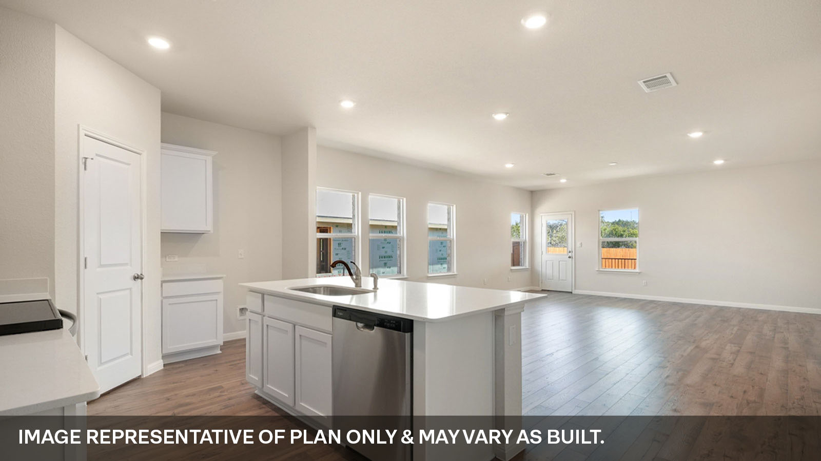 Thunder Rock Quincy Kitchen