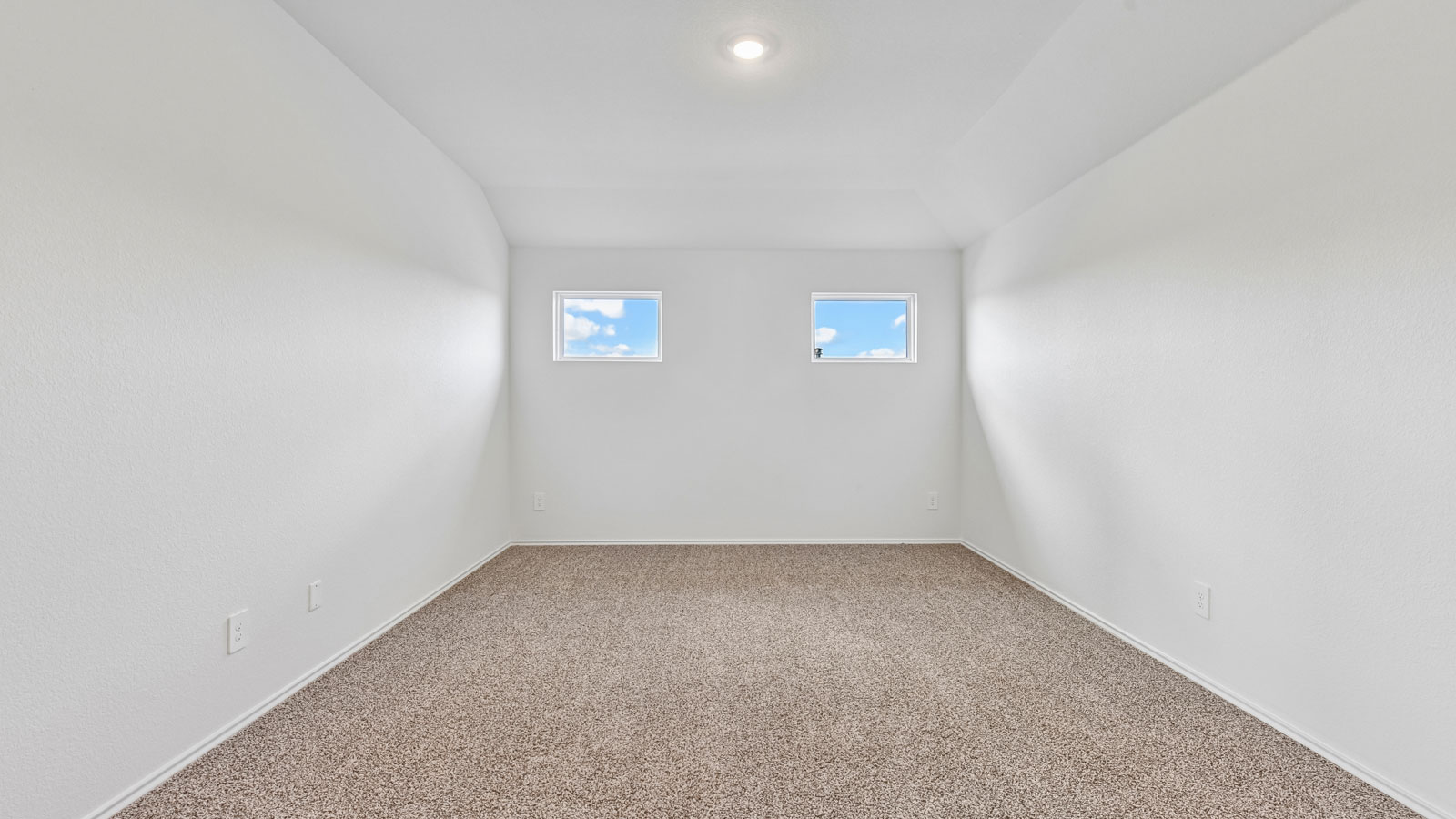 Naples Spacious Game Room