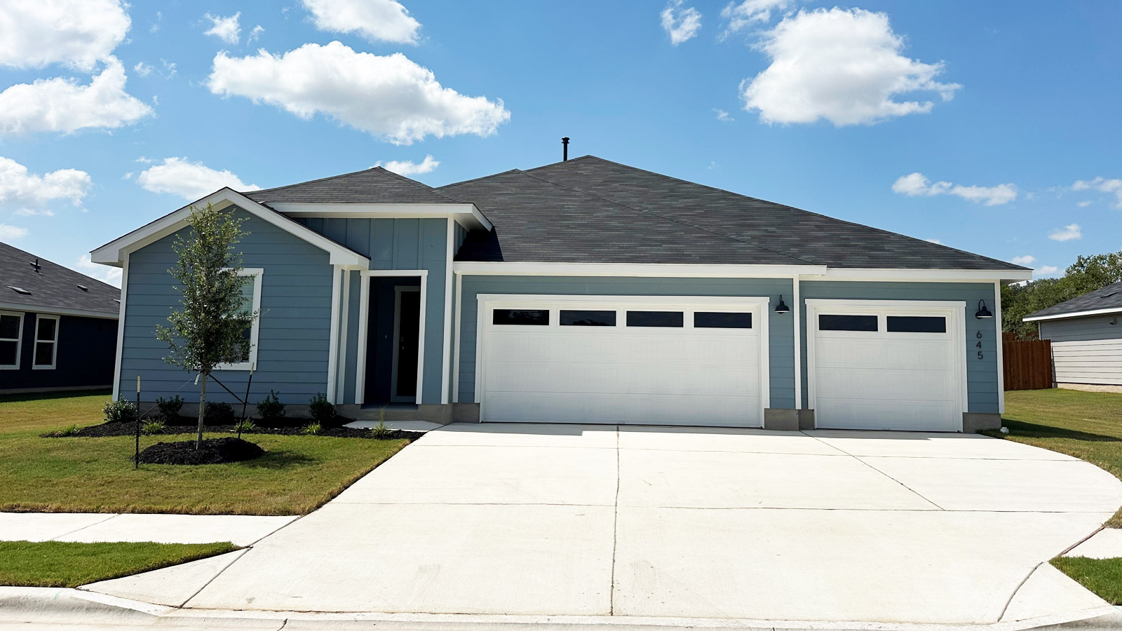 The Courtland floorplan at Watermill in Uhland, TX.