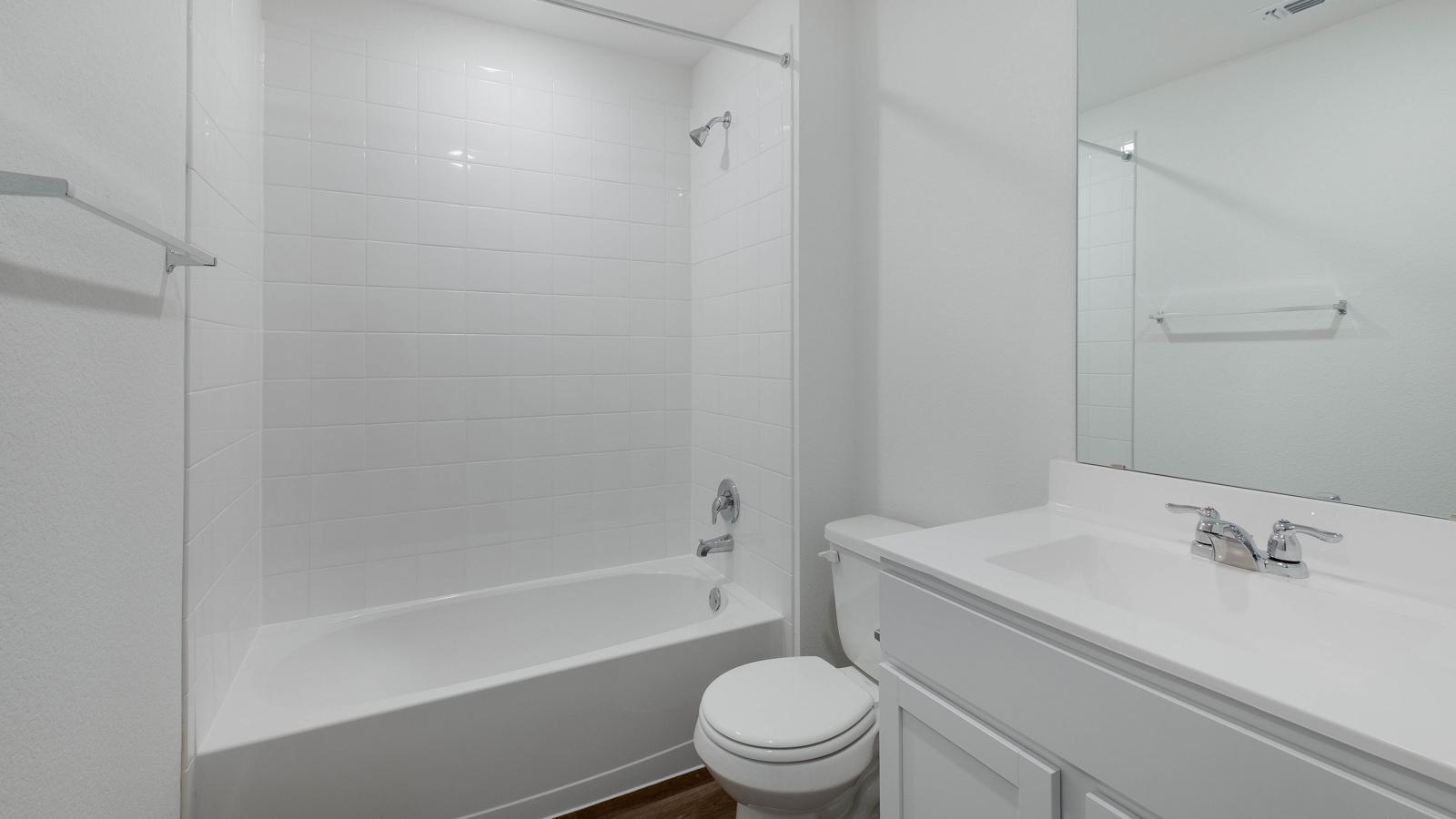 Bathroom 2 with Tub and Shower Combo