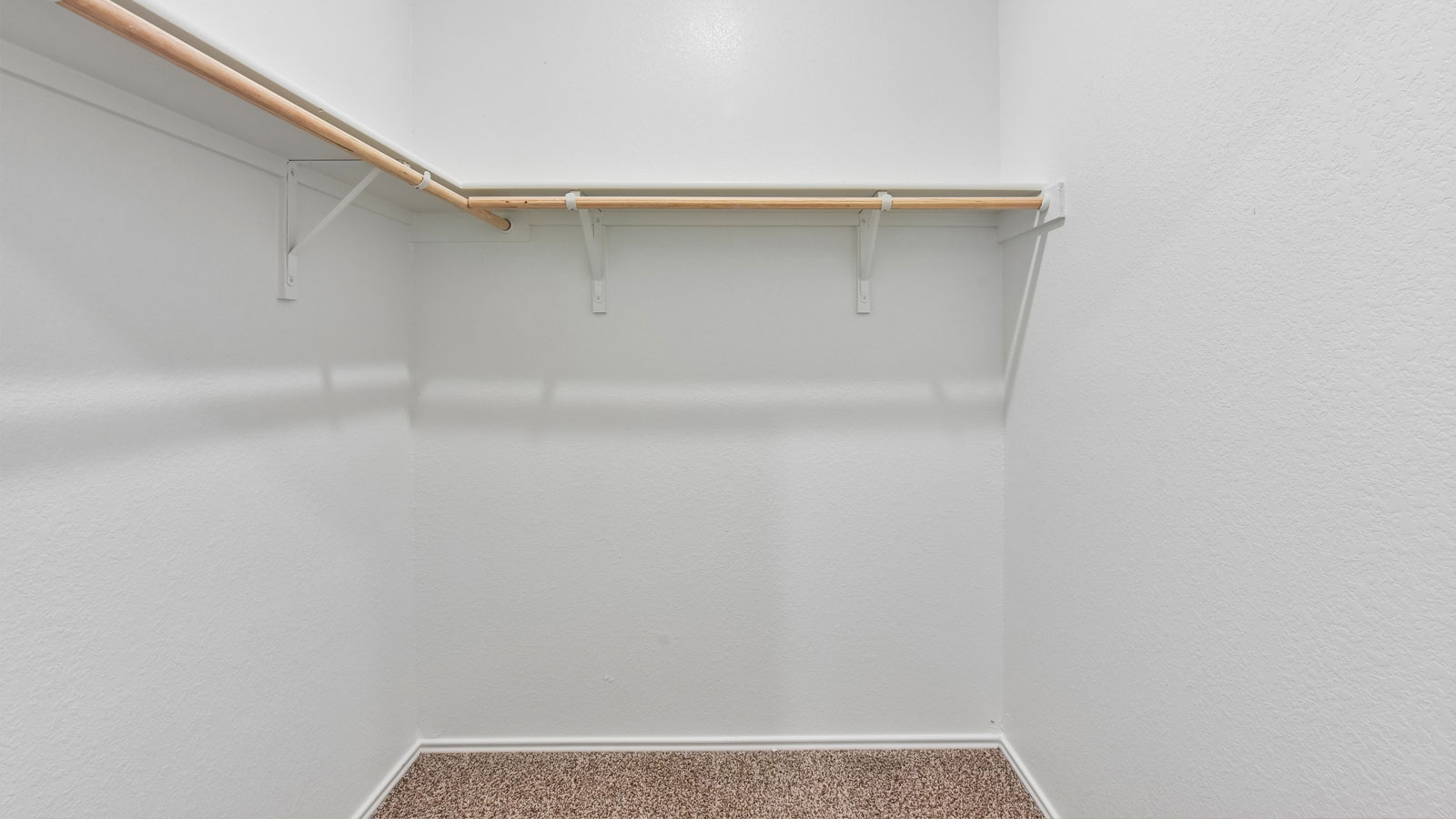Allison Walk-in Closet