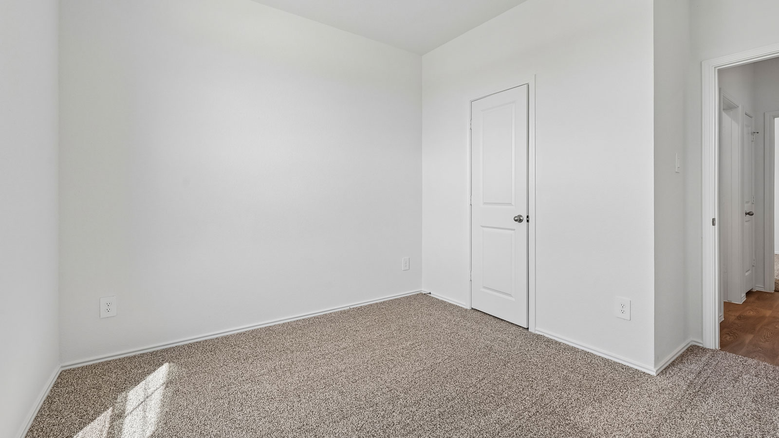 Maddie Bedroom 2 with Carpet