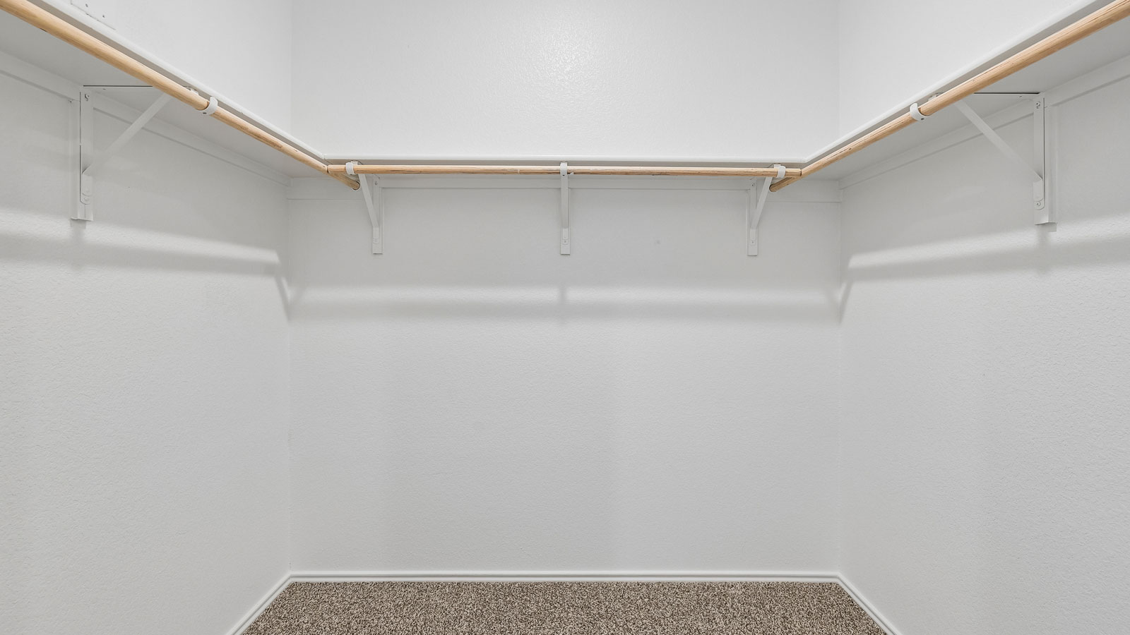 Maddie Walk-in Closet