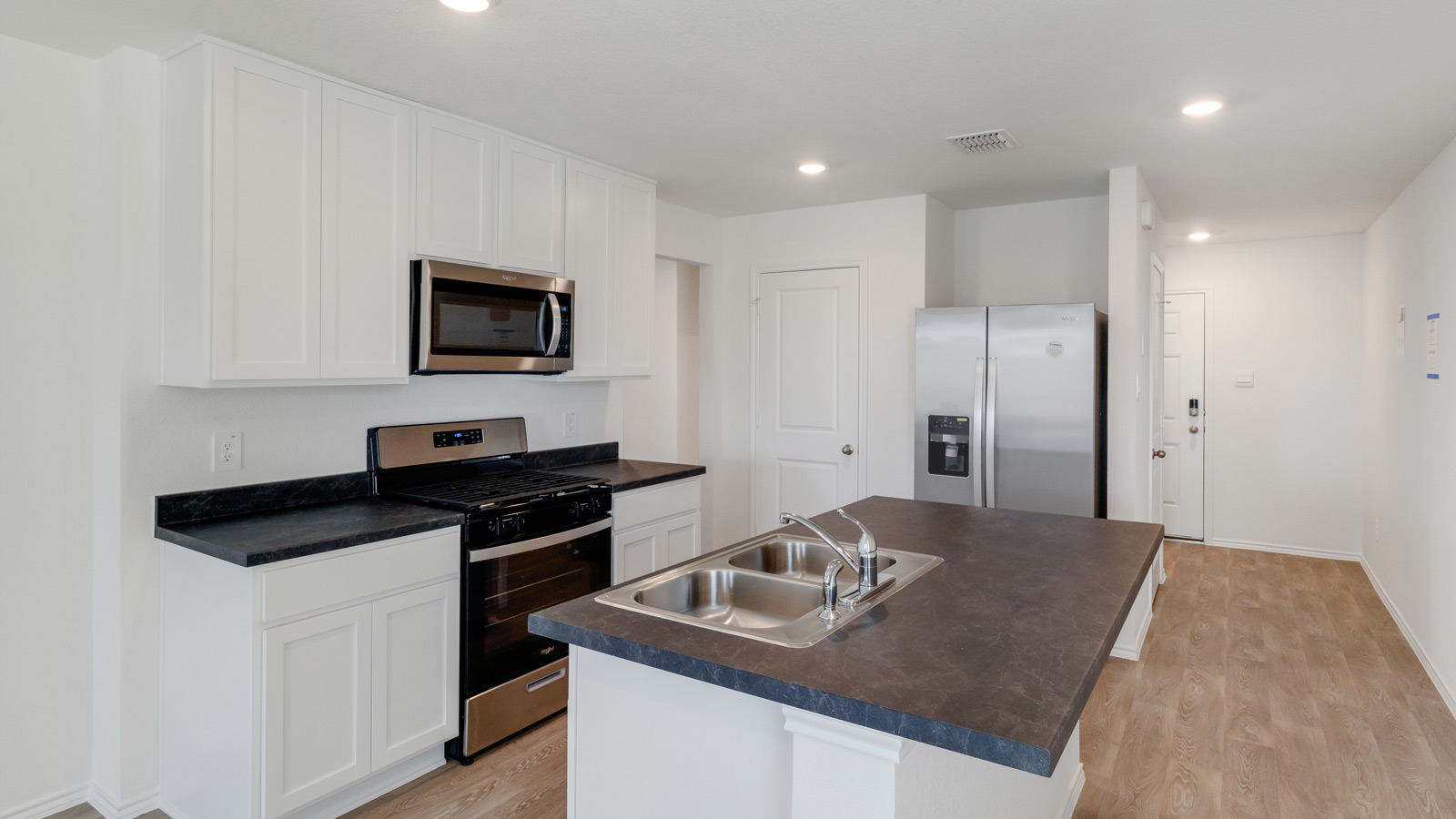 Kitchen - The Atlanta Plan - Wayside Presented By D.R. Horton in Uhland Texas