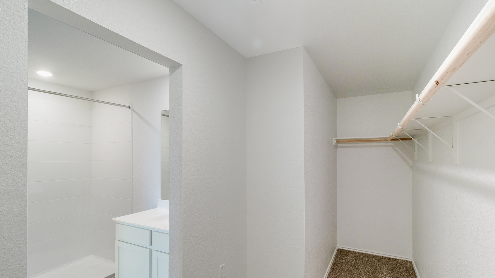 Walk-In - The Estero Plan - Wayside Presented By D.R. Horton in Uhland Texas