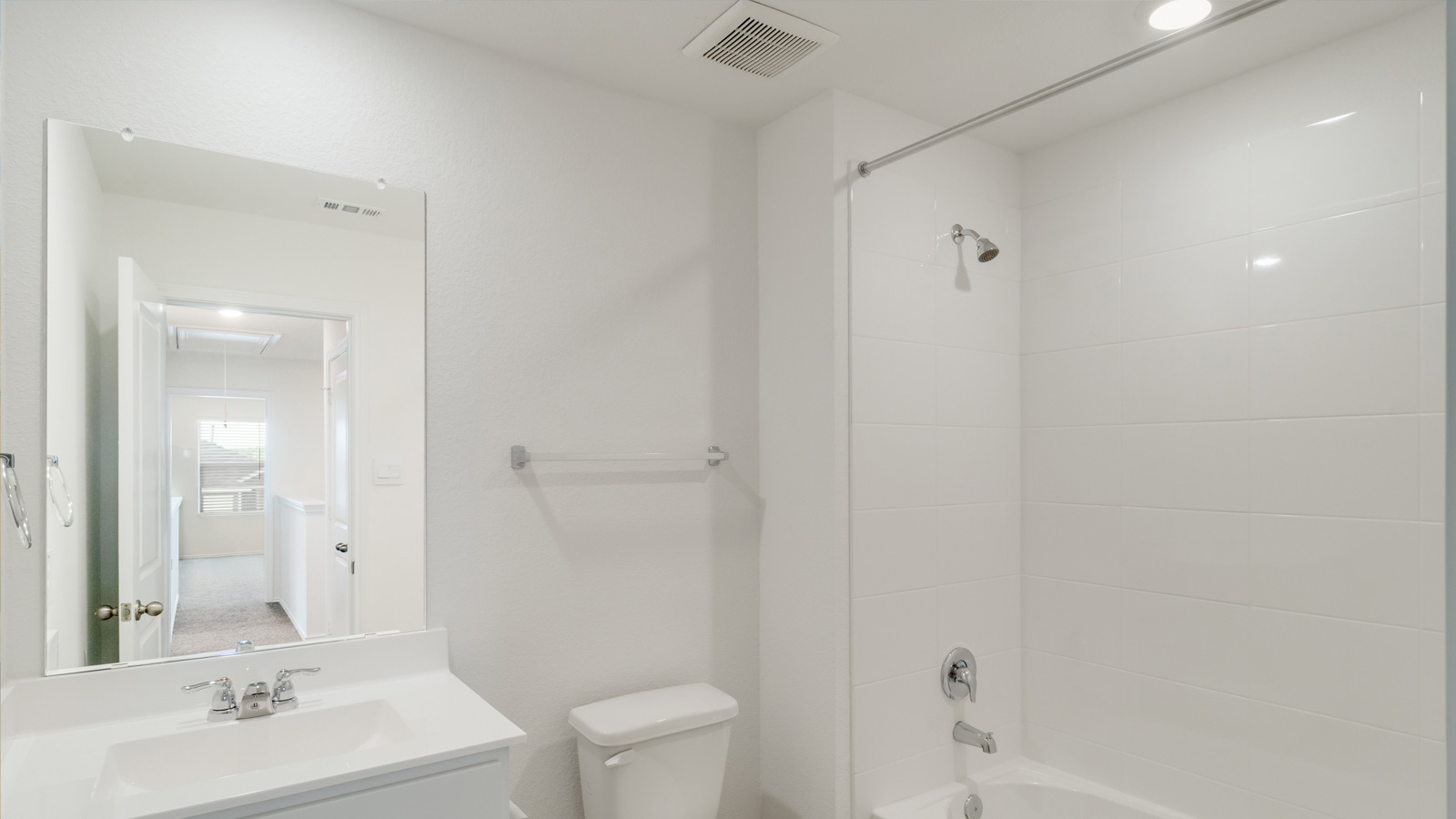 Family Bath- - The Franklin Plan - Wayside Presented By D.R. Horton in Uhland Texas