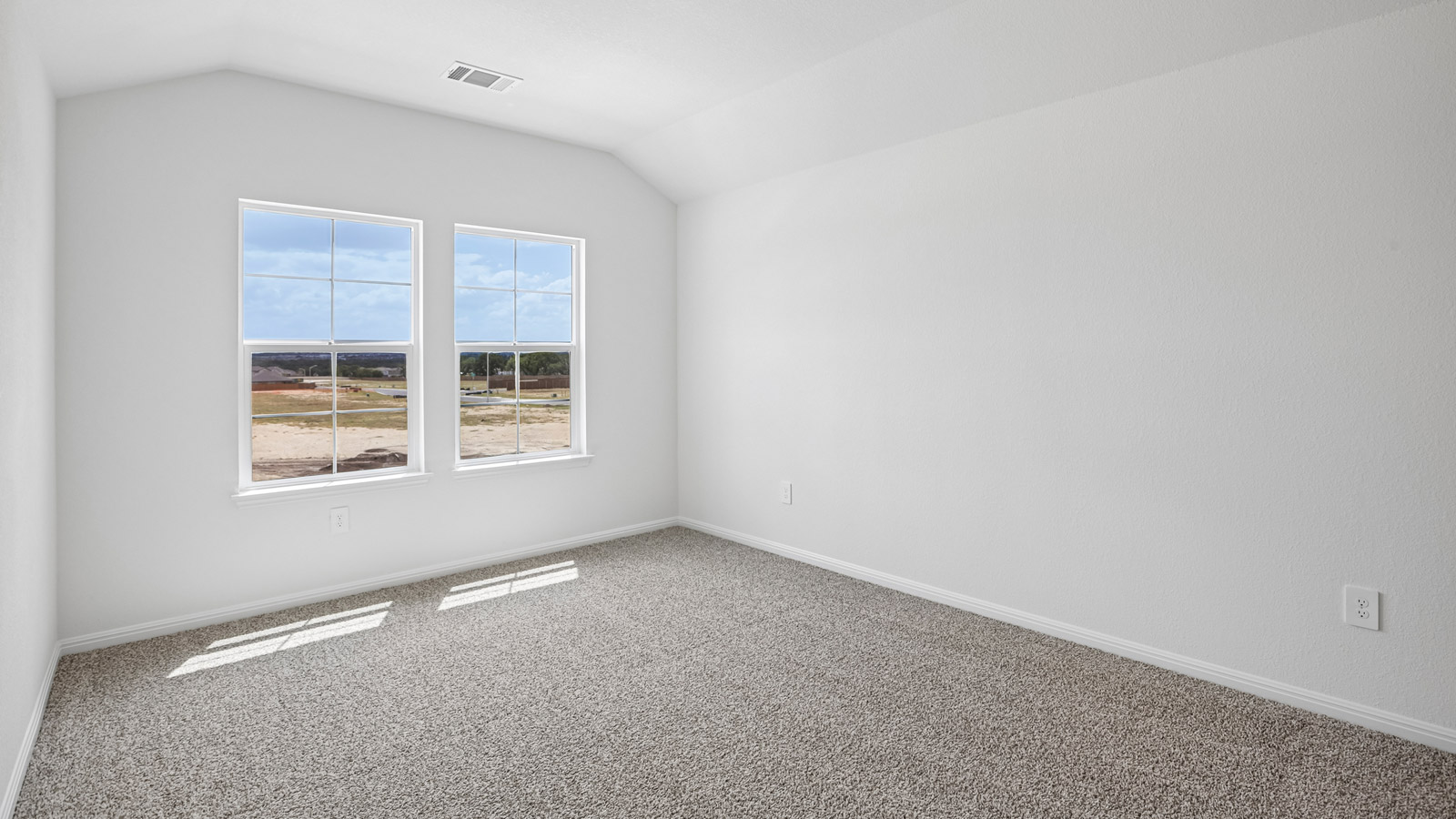 Hanna Spacious Game Room