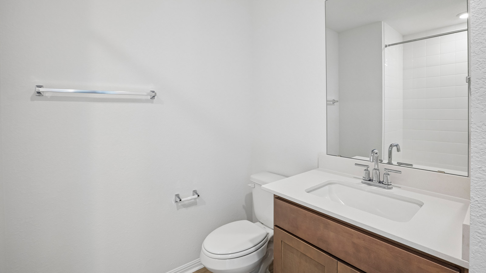 Hanna Bathroom 2