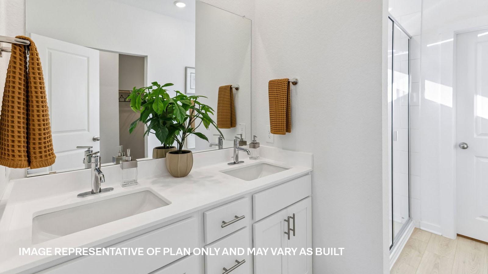RedwoodII En Suite Bathroom with Double Vanity