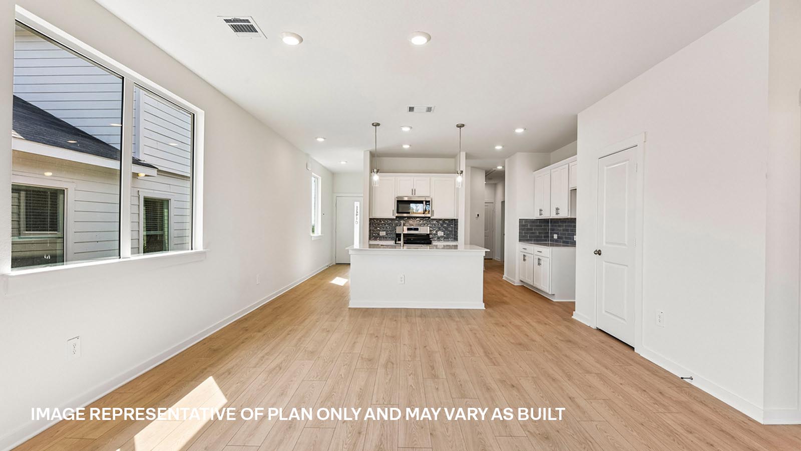 YellowstoneII Modern Kitchen with Island