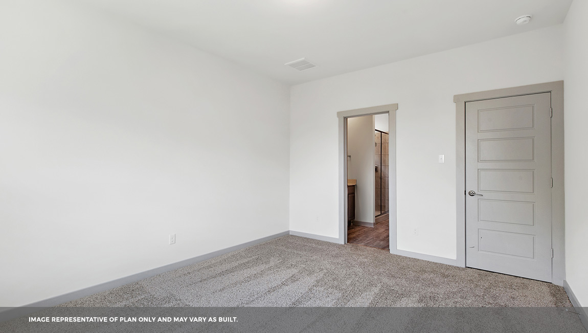 Private main bedroom