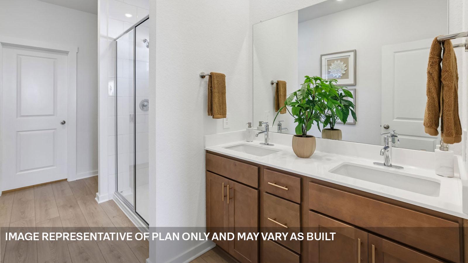 Rushmore En Suite Bathroom with double sink