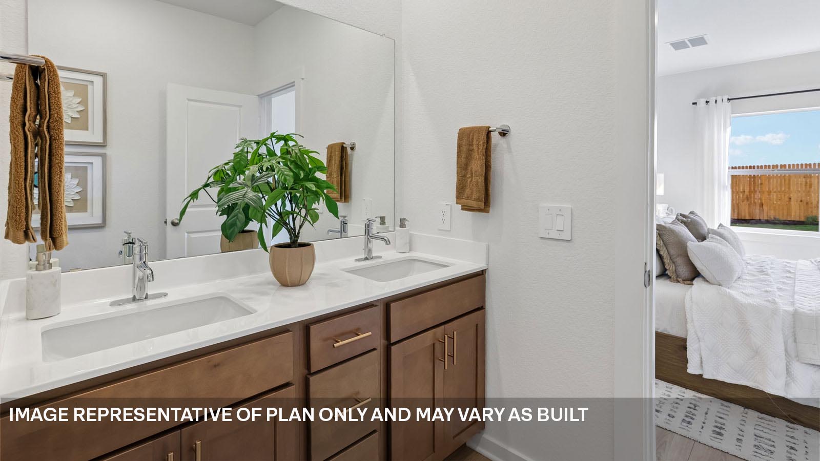 Rushmore En Suite Bathroom with double sink