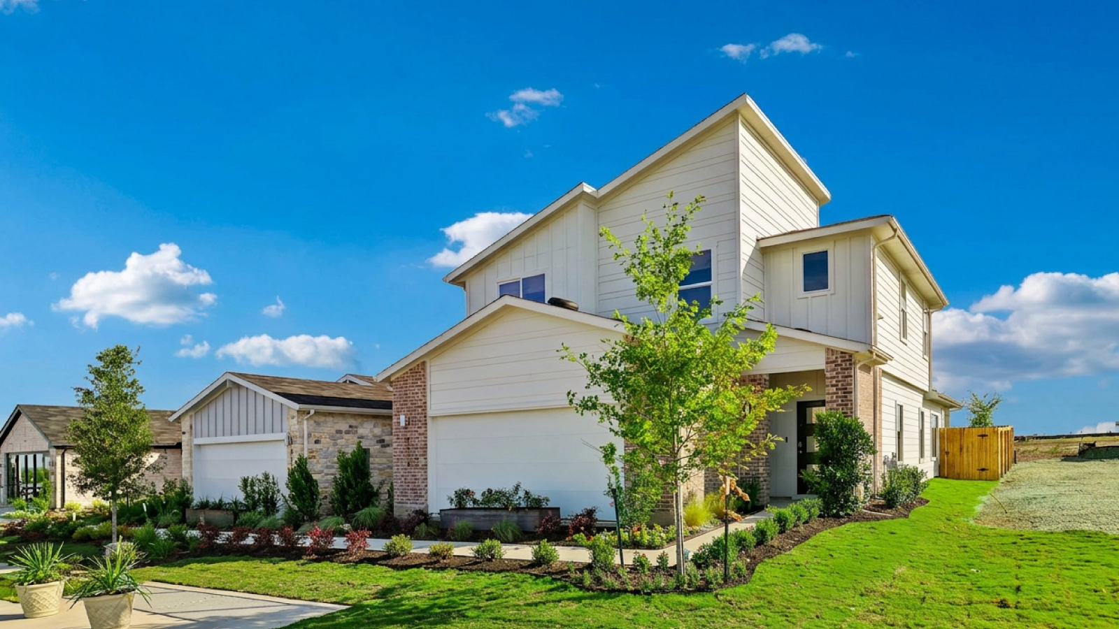 New homes at Frontier in Mustang Ridge, TX.