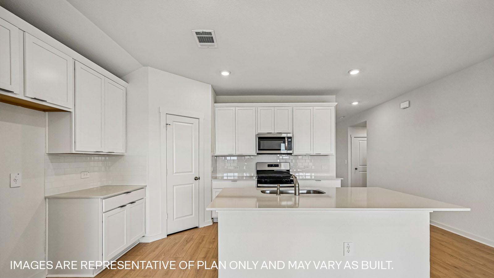 Irvine Spacious Kitchen with Island
