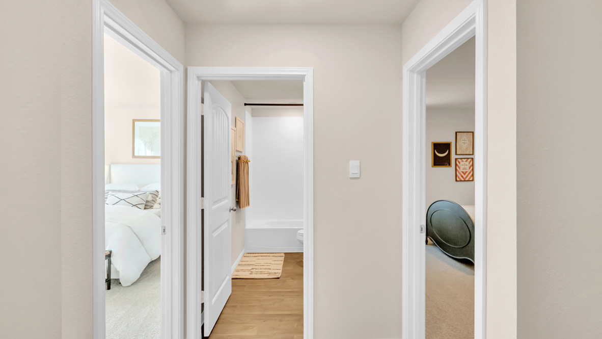 Hallway leading to secondary bedrooms.