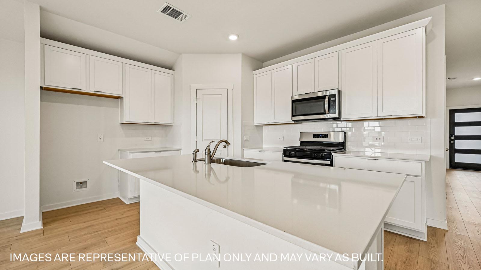 Irvine Spacious Kitchen with Island