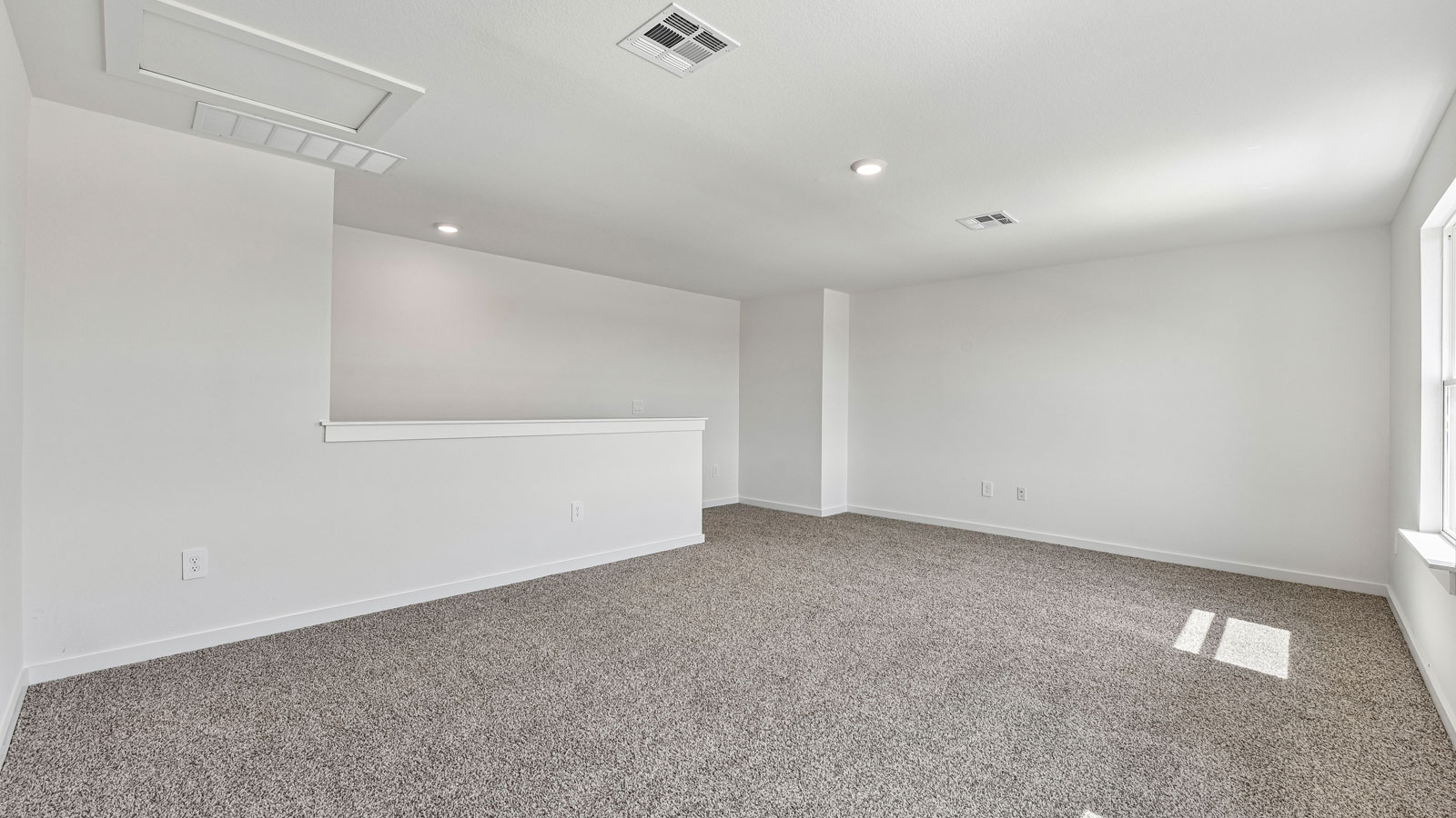 Ozark Spacious Game Room