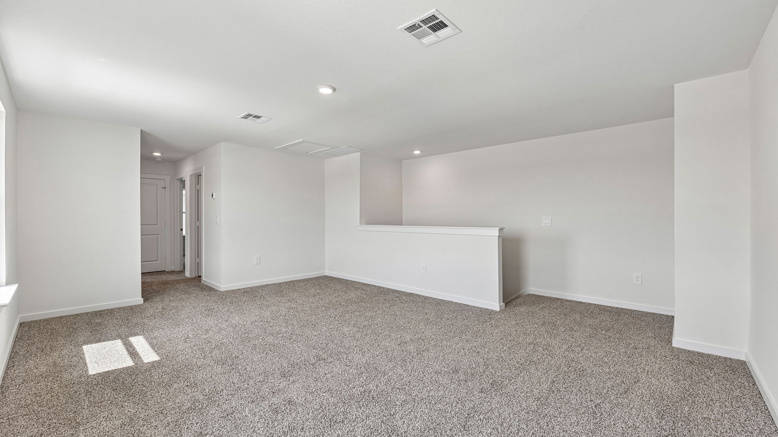 Ozark Spacious Game Room