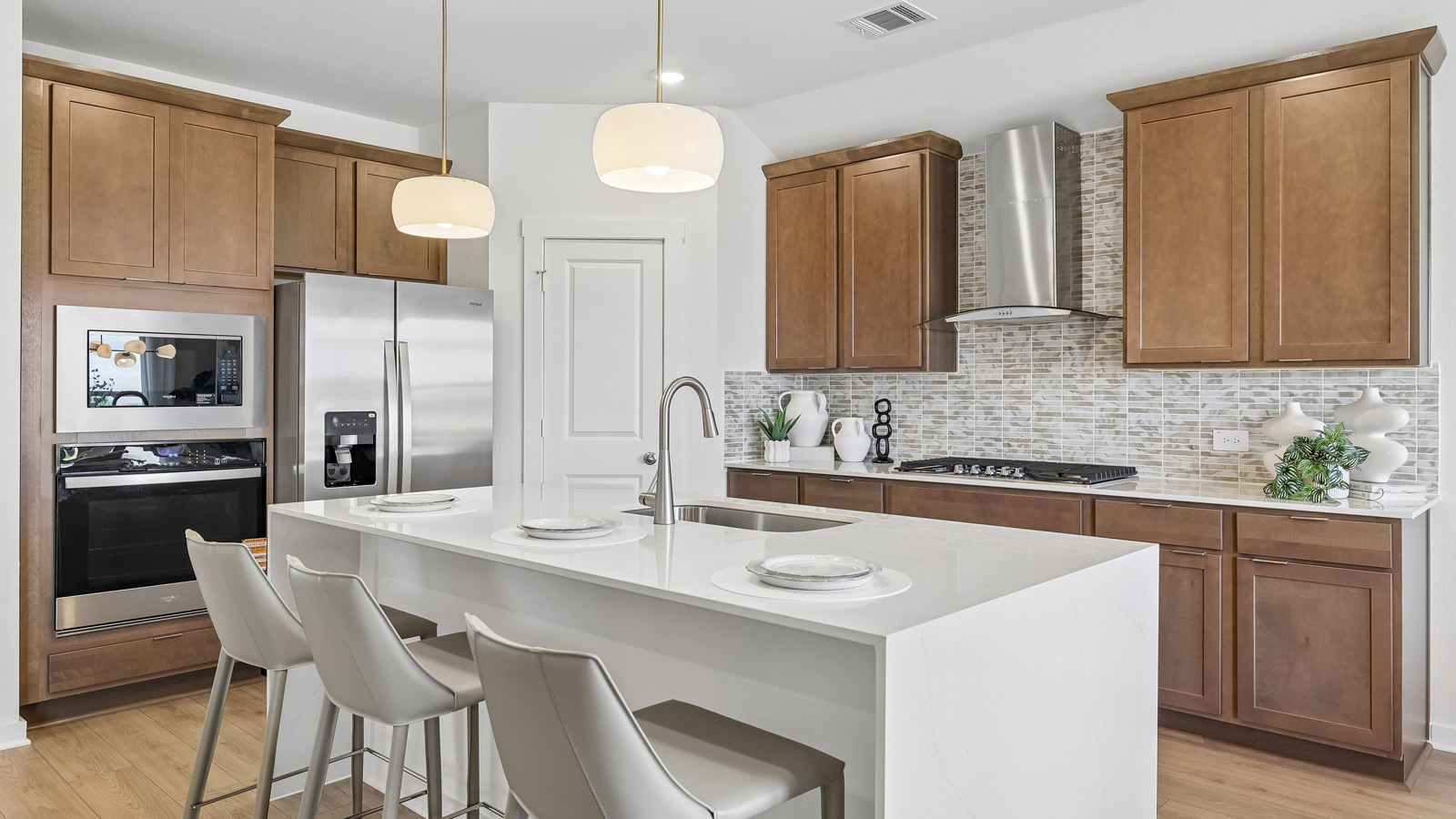 Fairfield Modern Kitchen with Island