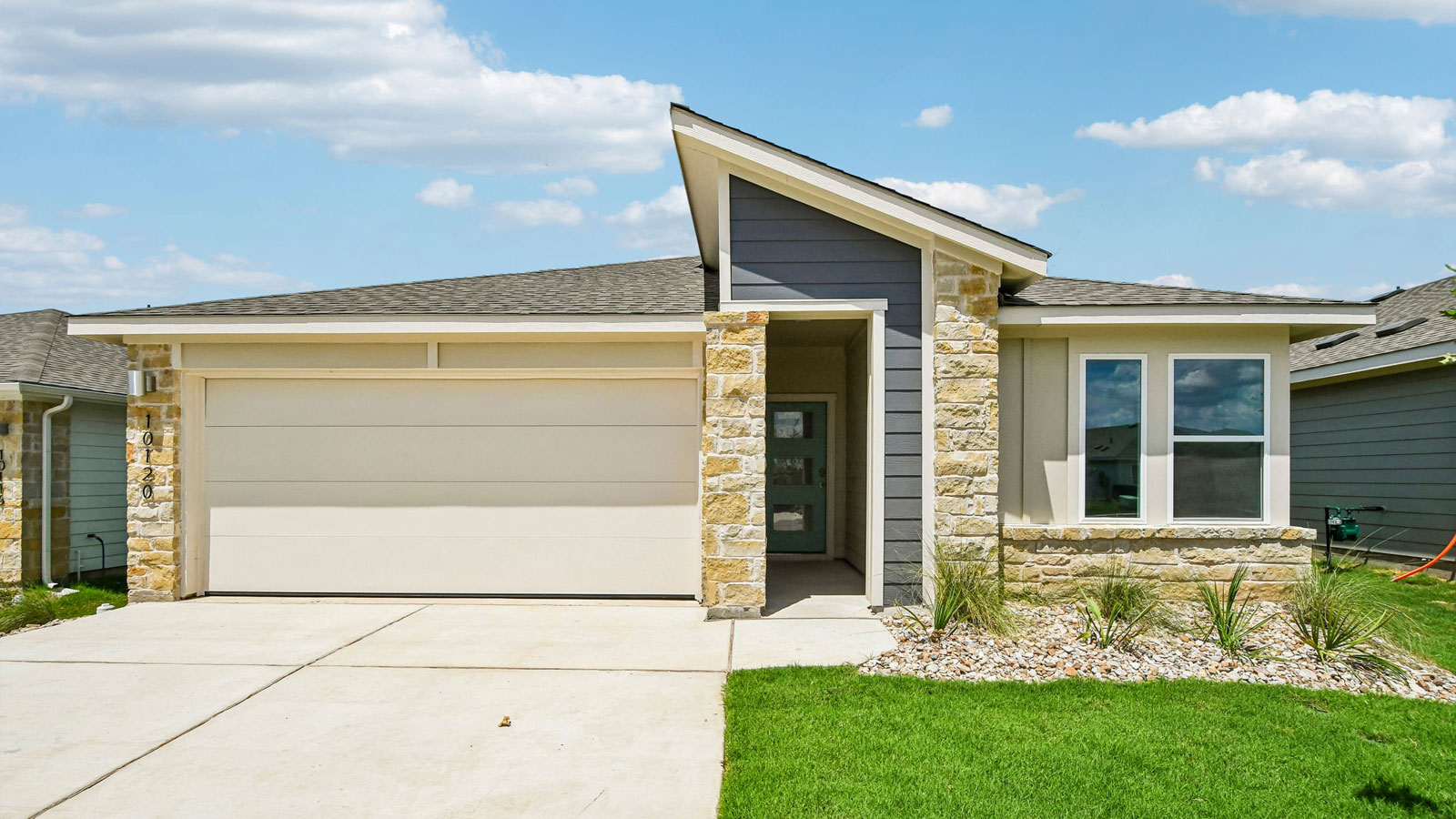 10120 Curb Strap Dr exterior