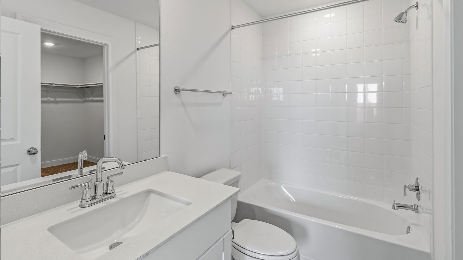 Bathroom located inside bedroom 4.