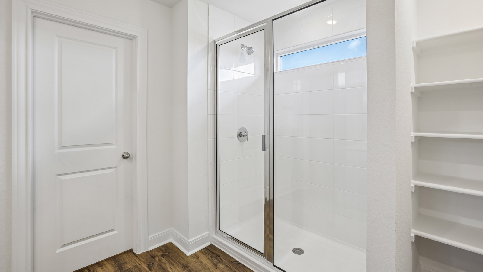 Fairfield En Suite Bathroom with Double Vanity